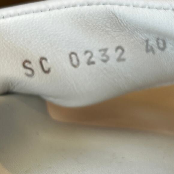 LOUIS VUITTON White Leather Studded Accents Flip Flops SZ 40 - Picture 9 of 9